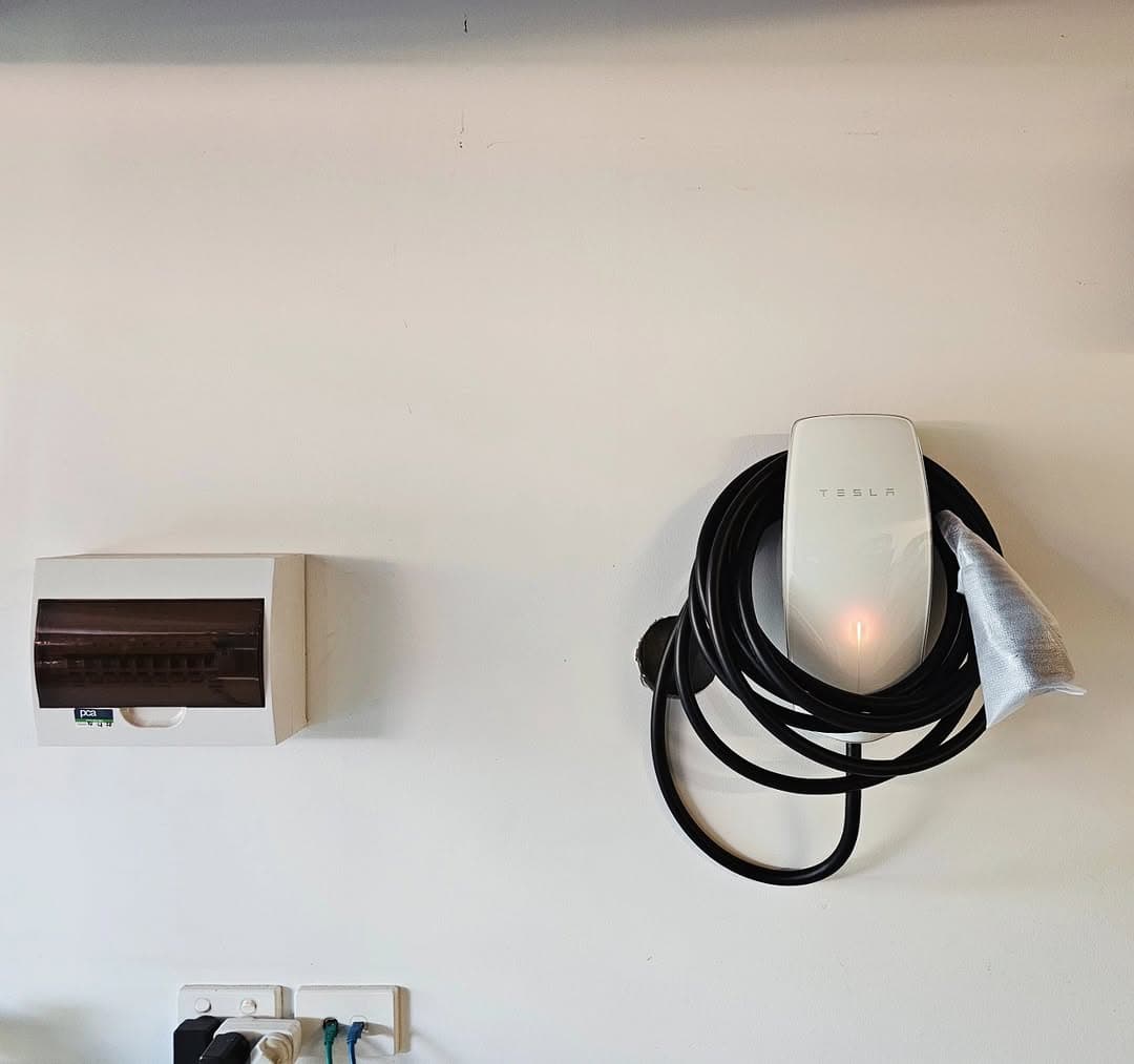Tesla Wall Connector